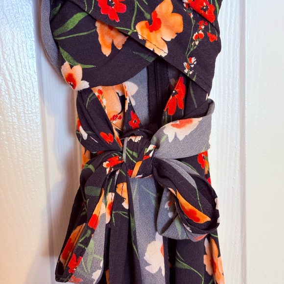 Revolve Flynn Skye All Wrapped Up Maxi Dress in Lost Poppy Small - Navy Floral - Picture 5 of 7